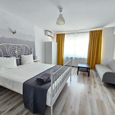 Color Apartments Old Town Center Букурещ Екстериор снимка