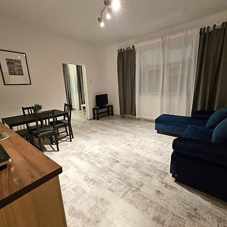 Color Apartments Old Town Center Букурещ Екстериор снимка