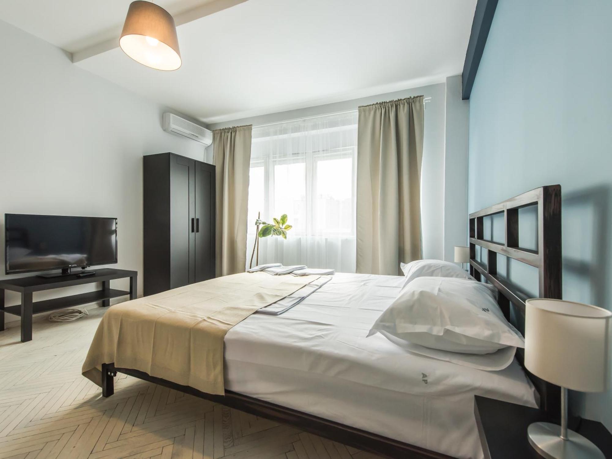 Color Apartments Old Town Center Букурещ Екстериор снимка