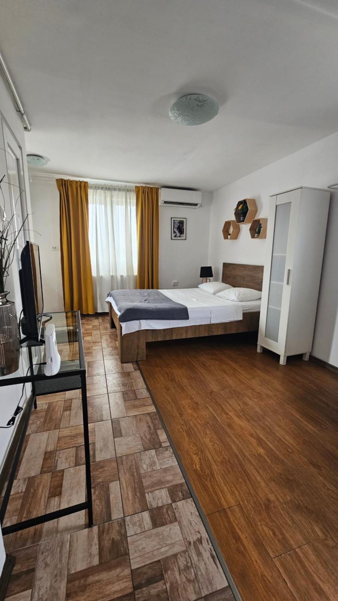 Color Apartments Old Town Center Букурещ Екстериор снимка