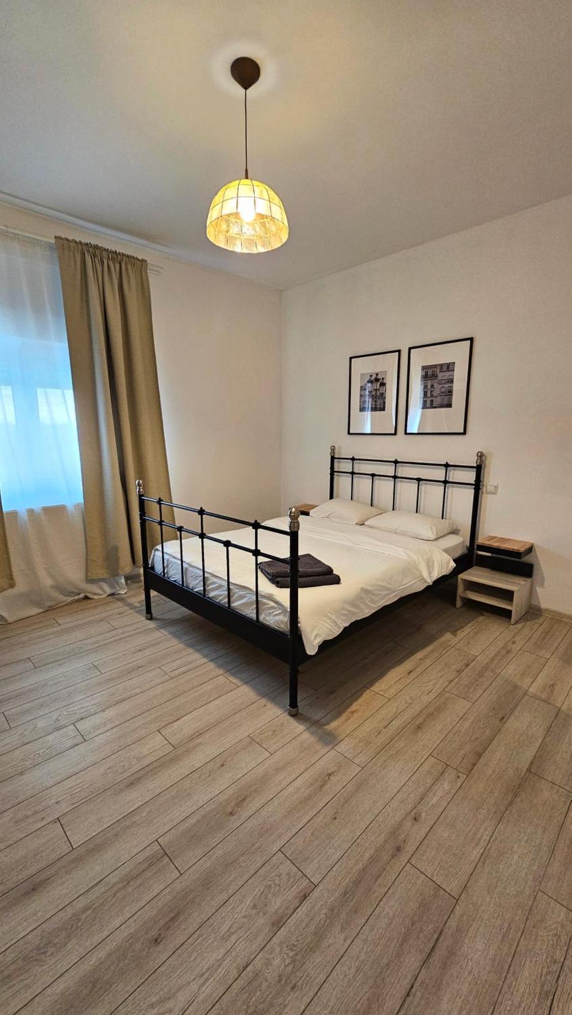 Color Apartments Old Town Center Букурещ Екстериор снимка
