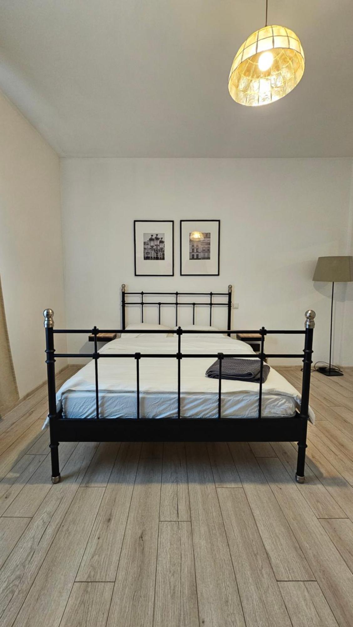 Color Apartments Old Town Center Букурещ Екстериор снимка