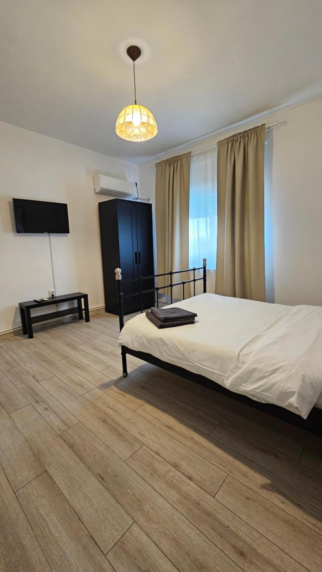 Color Apartments Old Town Center Букурещ Екстериор снимка