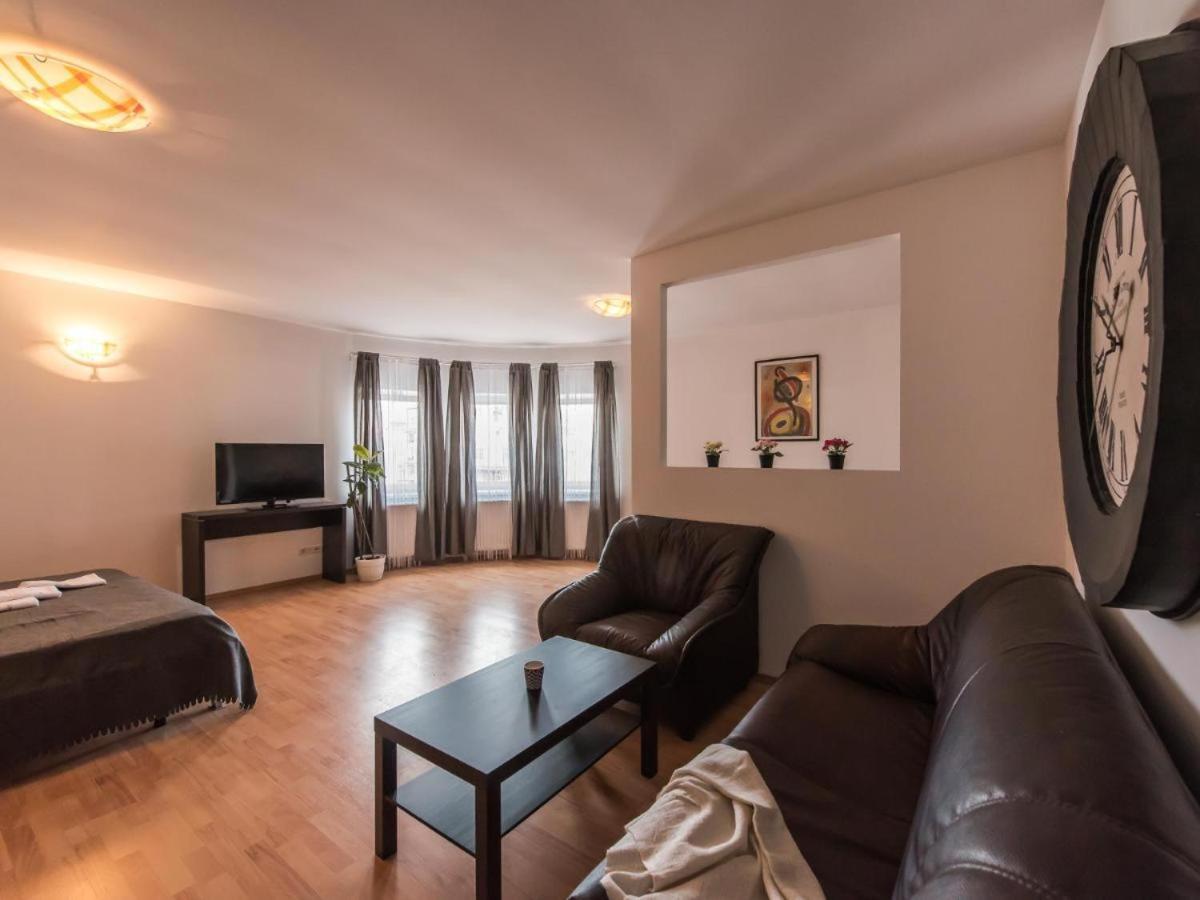 Color Apartments Old Town Center Букурещ Екстериор снимка