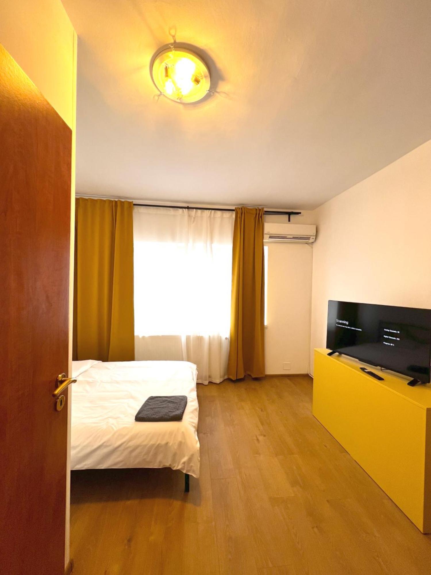 Color Apartments Old Town Center Букурещ Екстериор снимка