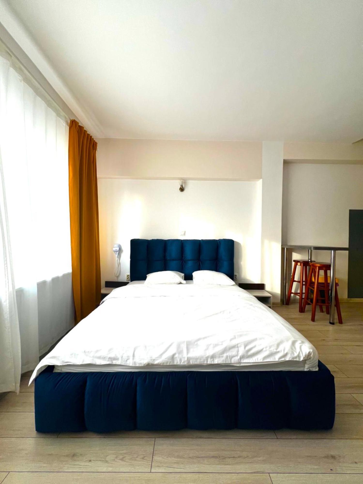 Color Apartments Old Town Center Букурещ Екстериор снимка