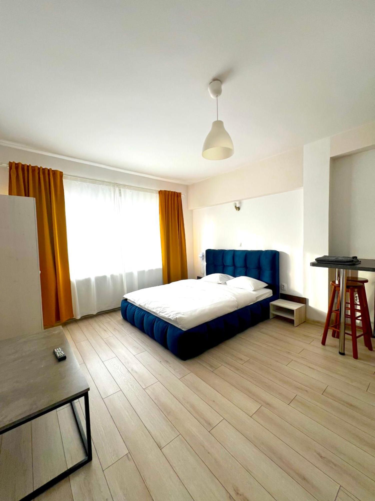 Color Apartments Old Town Center Букурещ Екстериор снимка